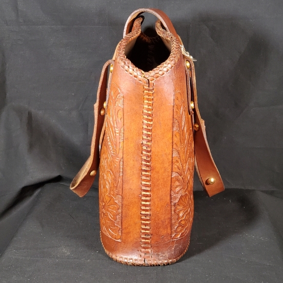 Hand Tooled Bucket Purse - Picture 13 of 13